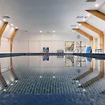 Gezellige Natuurchalet In *