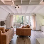 Gezellige Natuurchalet In *