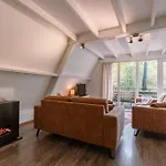 Gezellige Natuurchalet In *