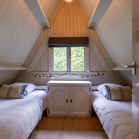 Chalet Gezellige Natuurchalet In