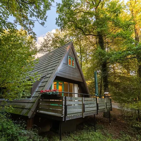 Gezellige Natuurchalet In *