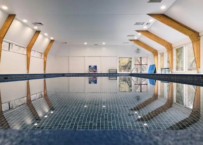 Gezellige Natuurchalet In *