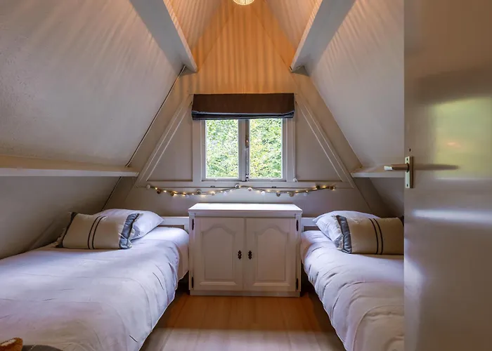 Chalet Gezellige Natuurchalet In