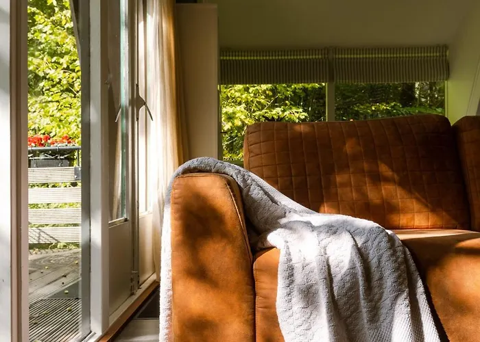 Gezellige Natuurchalet In Chalet *