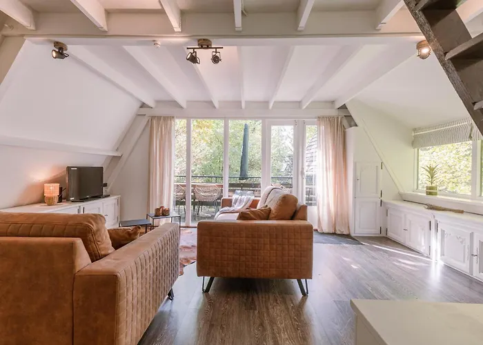 Gezellige Natuurchalet In *