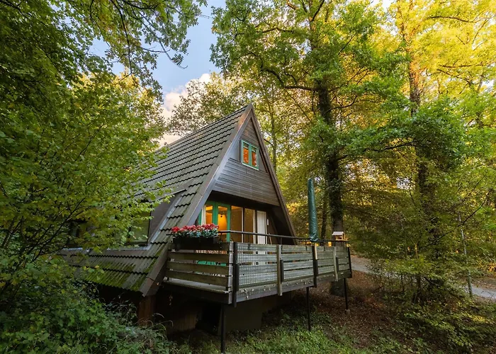 Gezellige Natuurchalet In *