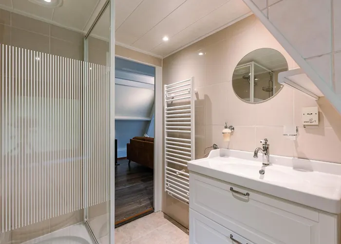 Gezellige Natuurchalet In *